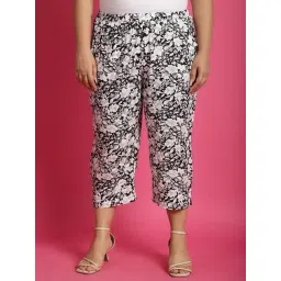 theRebelinme Black & White Floral Print High Rise Capris-picture-17