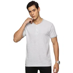 THIRD QUADRANT Men V-Neck Raw Edge T-shirt-image-14