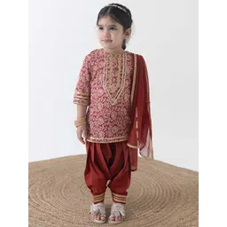 Tiber Taber Girls Floral Printed Regular Gotta Patti Kurta with Salwar & With Dupatta-picture-12