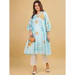 Tikhi Imli Embroidered Tunic With Trousers Co-Ords-picture-35