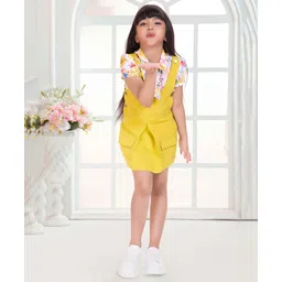 TINY BABY Linen Woven Solid Dungaree With Half Sleeves Floral Printed Top - Yellow-picture-37