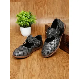 Tiny Bugs Girls Textured Embellished Round Toe Ballerinas-picture-17