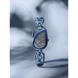 Titan Women Printed Dial & Stainless Steel Bracelet Style Straps Analogue Watch 2688QM02-picture-31