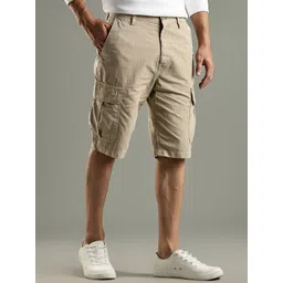 Tommy Hilfiger Europe Men Self Design Pure Cotton Cargo Shorts image 3