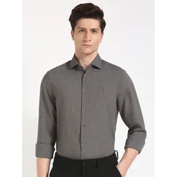 Tommy Hilfiger Men Slim Fit Opaque Striped Casual Shirt-picture-22