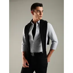 Tommy Hilfiger Men Slim Fit Solid Spread Collar Cotton Casual Shirt-picture-20