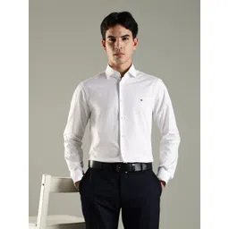 Tommy Hilfiger Men Slim Fit Solid Spread Collar Formal Shirt-picture-17