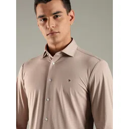 Tommy Hilfiger Men Slim Fit Solid Spread Collar Formal Shirt image 4