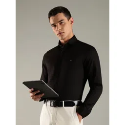Tommy Hilfiger Men Slim Fit Solid Spread Collar Pure Cotton Formal Shirt-picture-14