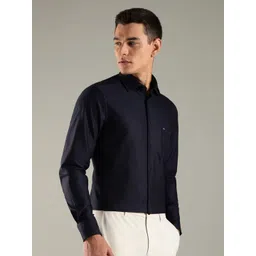 Tommy Hilfiger Men Slim Fit Solid Spread Collar Pure Cotton Formal Shirt image 3