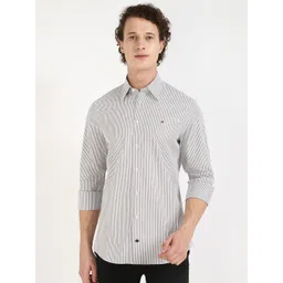 Tommy Hilfiger Men Slim Fit Spread Collar Vertical Striped Cotton Casual Shirt-picture-29