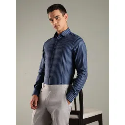 Tommy Hilfiger Men Slim Fit Vertical Striped Spread Collar Formal Shirt-picture-21