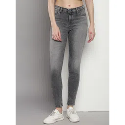 Tommy Hilfiger Women Skinny Fit Cotton Light Fade Jeans-picture-11
