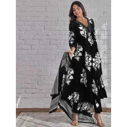 TOOCHKI Women Floral Printed Anarkali Kurta with Trouser image 4