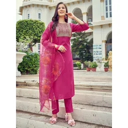 TRAHIMAM Women Floral Embroidered Regular Kurta with Trousers-picture-24