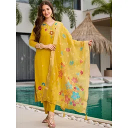 TRAHIMAM Women Floral Embroidered Regular Thread Work Kurta with Trousers & With Dupatta-picture-3
