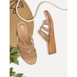 Trase Women's Beige Casual Wedges-picture-31