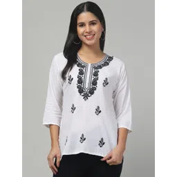 Trend Level Women Floral Embroidered Kurti-picture-18