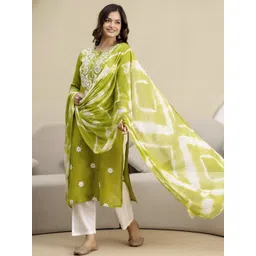 Trendmalls Women Floral Embroidered Cotton Kurti with Trousers & Dupatta image 5