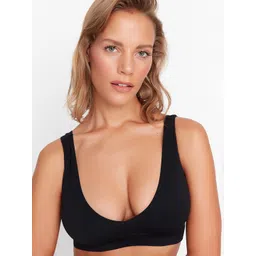 Trendyol Black Solid Seamless Everyday Bra-picture-21