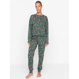 Trendyol Graphic Printed Pure Cotton Round Neck Night Suit-picture-32