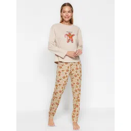 Trendyol Graphic Printed Round Neck Pure Cotton Night Suit-picture-39