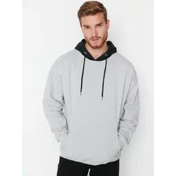Trendyol Men Grey Graphic Printed Sweatshirt-picture-46
