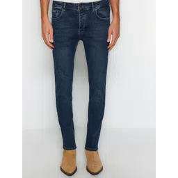 Trendyol Men Mid Rise Clean Look Light Fade Stretchable Jeans-picture-12
