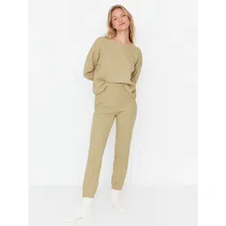 Trendyol Round Neck Long Sleeves Night Suit-picture-24
