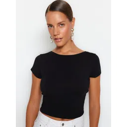Trendyol Round Neck Short Sleeves Styled Back Crop Top-picture-11