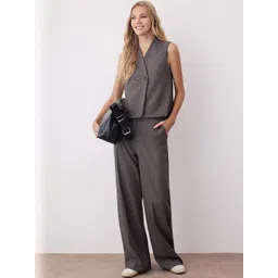 Trendyol V-Neck Sleeveless Waistcoat With Trousers-picture-23