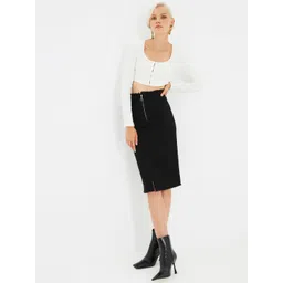 Trendyol Women Black Solid Knee Length Pencil Skirt-picture-41