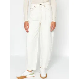 Trendyol Women Mid-Raise Regular Fit Clean Look Non Stretchable Casual Cotton Jeans-picture-39