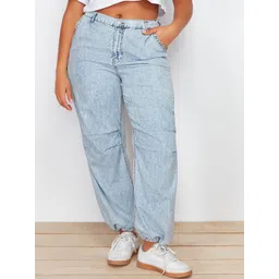 Trendyol Women Mid Rise Clean Look Pure Cotton Heavy Fade Joggers-picture-10