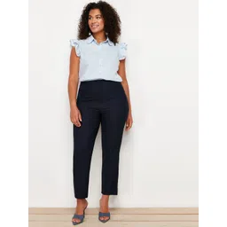 Trendyol Women Mid Rise Regular Fit Regular Trouser image 3