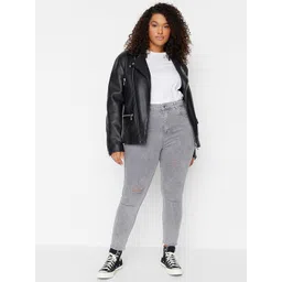 Trendyol Women Plus Size Grey Mildly Distressed Heavy Fade Jeans image 2