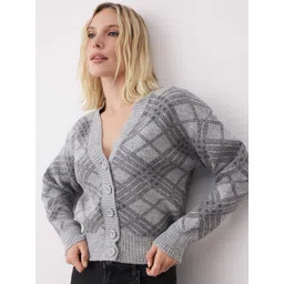 Trendyol Women Printed V-Neck Cardigan-picture-39