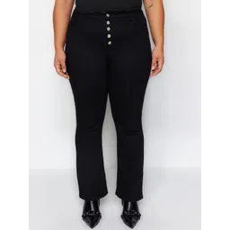 Trendyol Women Regular Fit Mid Rise Cotton Jeans-picture-16