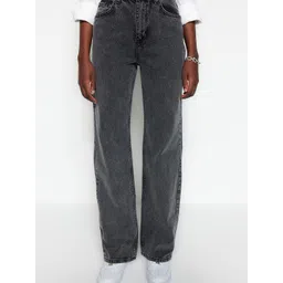 Trendyol Women Regular Fit Mid Rise Cotton Jeans-picture-19