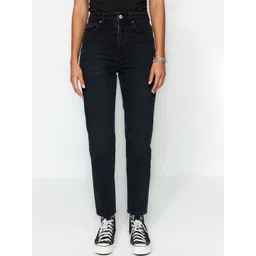 Trendyol Women Regular Fit Mid Rise Cotton Jeans-picture-17