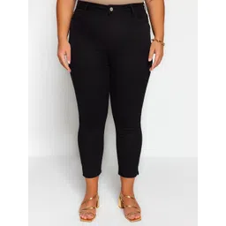 Trendyol Women Regular Fit Mid Rise Cotton Jeans-picture-15