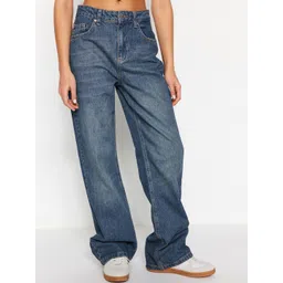 Trendyol Women Regular Fit Mid Rise Cotton Jeans-picture-18