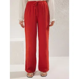 Trendyol Women Regular Fit Mid-Rise Flat-Front Trousers-picture-36
