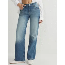 Trendyol Women Regular Fit Mid-Rise Heavy Fade Cotton Jeans-picture-23