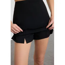 Trendyol Women Regular Fit Regular Shorts-picture-32