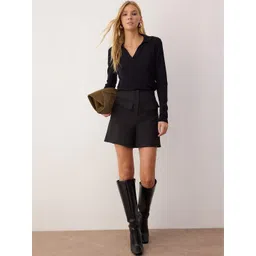 Trendyol Women Siyah Solid Mid-Rise Regular Shorts-picture-15