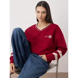 Trendyol Women V-Neck Printed Pullover Sweatshirt-picture-32