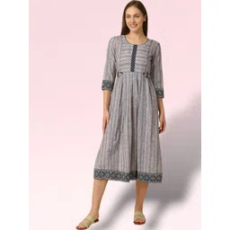 True Shape Striped Fit and Flare Pleated Maternity Dresses-picture-39