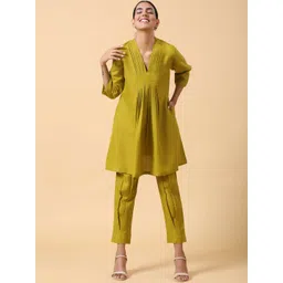 trueBrowns Women Green Solid Linen Co-Ord-picture-36