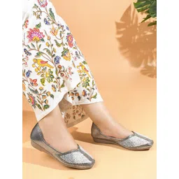 TRYME Women Printed Ethnic Open Toe Flats with Bows-picture-29